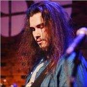 Bassista di Latina offre lezioni di basso in provincia oppure online